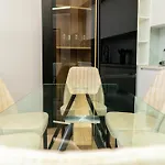 Signature 10 דירה